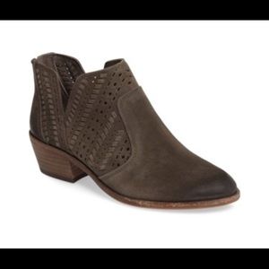 Vince Camuto Prasata Booties